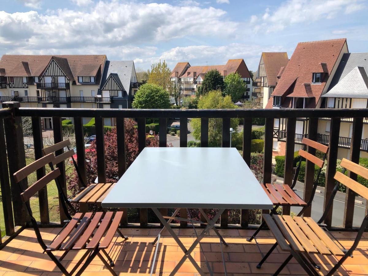Le Petit Navire - Acces Direct Plage Cabourg Exterior photo